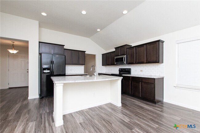 Foto del edificio - 6700 Catherine Dr