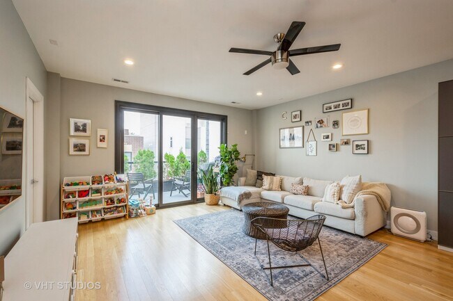 Foto del edificio - 650 N Morgan St