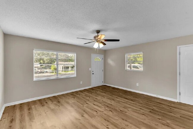 Foto del edificio - 910 E Humphrey St