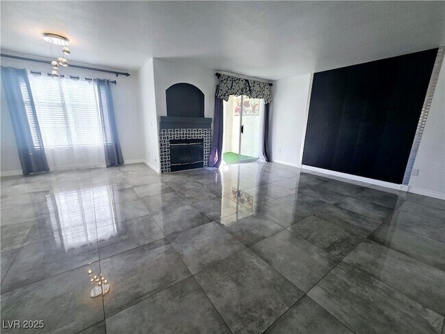 Foto del edificio - 4316 W Lake Mead Blvd
