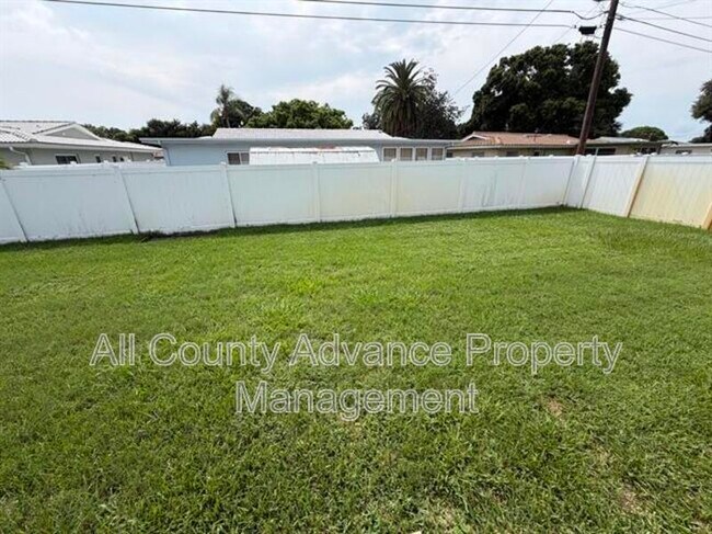 Foto del edificio - 2320 Surrey Ln