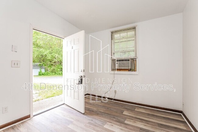 Building Photo - 1208 Valley View St