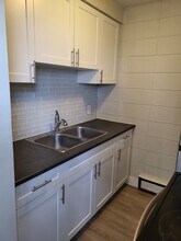 Building Photo - 21 Stirling Ave S