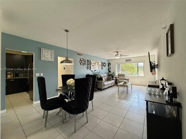 Foto del edificio - 5800 NE 22nd Way