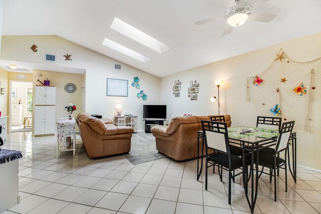 Foto del edificio - 3898 40th Ave W