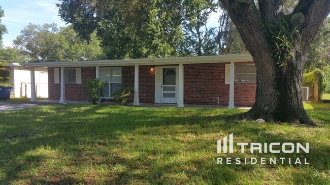 Building Photo - 2160 Alemanda Dr