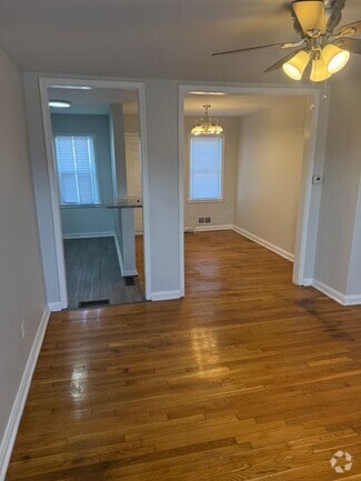 Building Photo - 5512 Northwood Dr