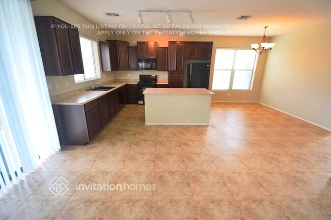 Building Photo - 4406 W Hasan Dr