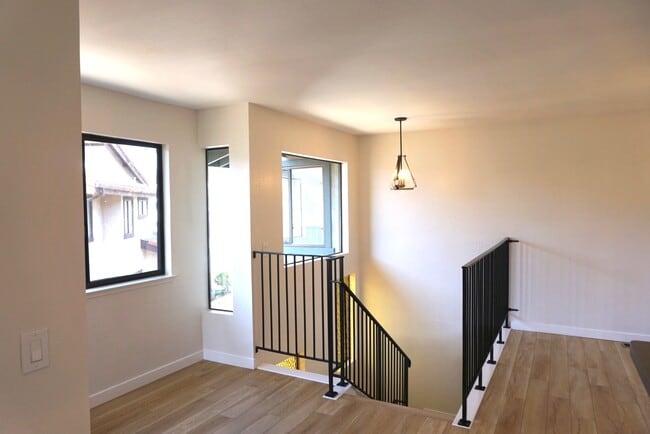 Building Photo - 2092 Penasquitas Dr