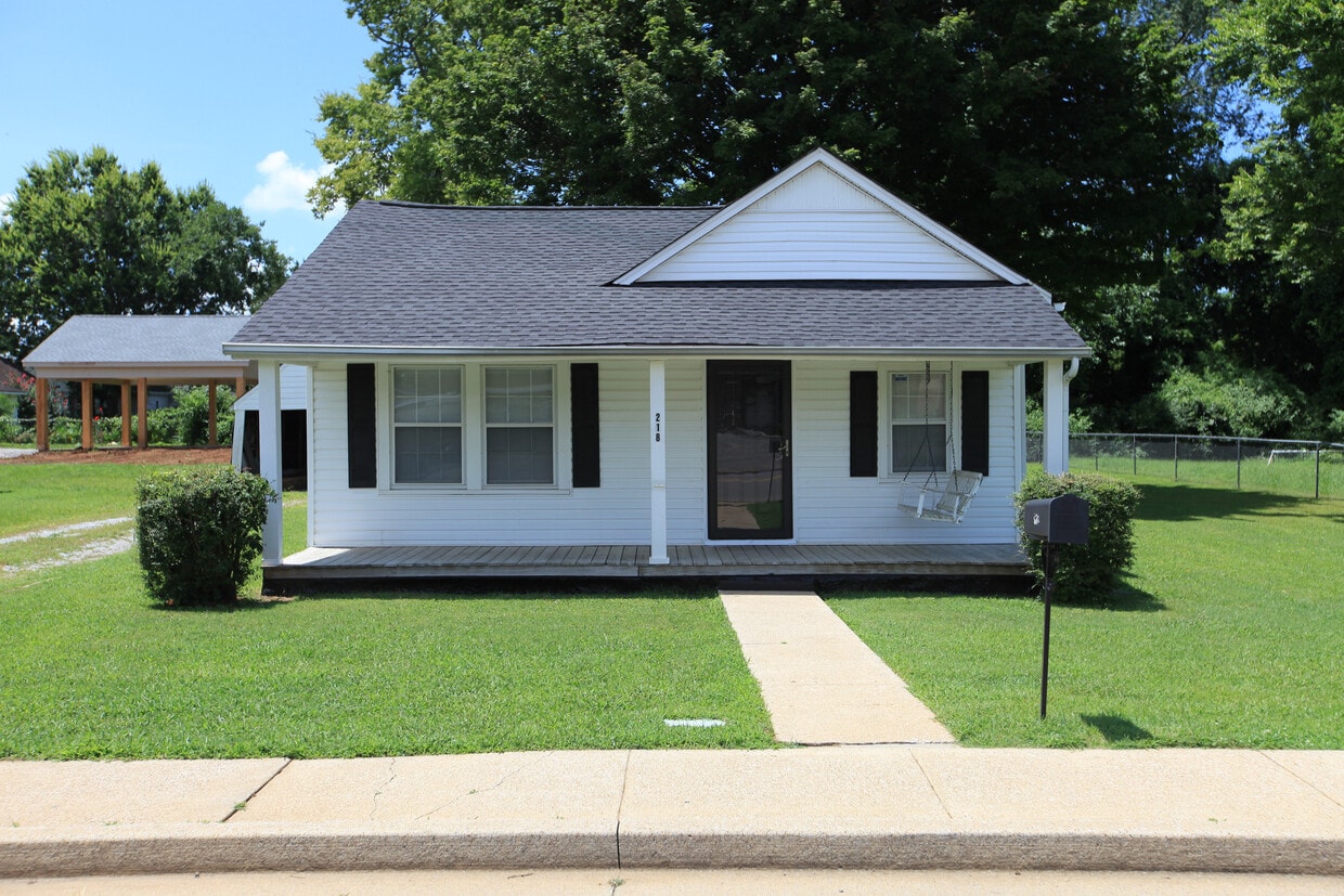Primary Photo - 218 S Kings Hwy