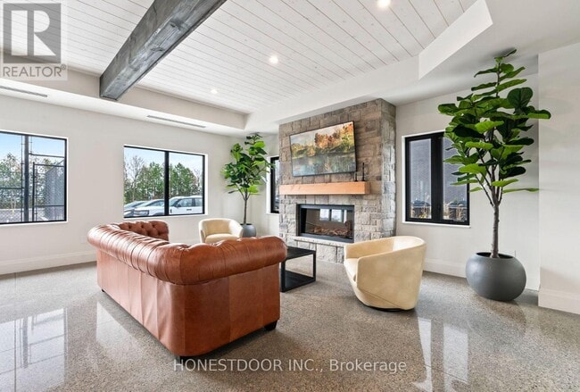 Building Photo - 92 Eastridge Rd