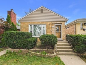 Building Photo - 6345 W Peterson Ave