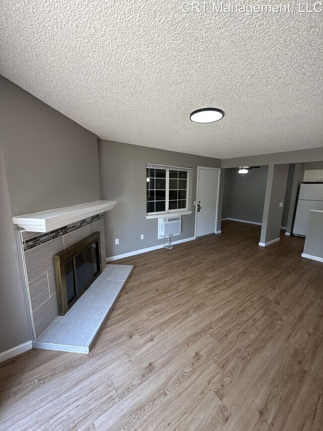 Foto del edificio - Updated 1 bedroom 1 bathroom first floor c...