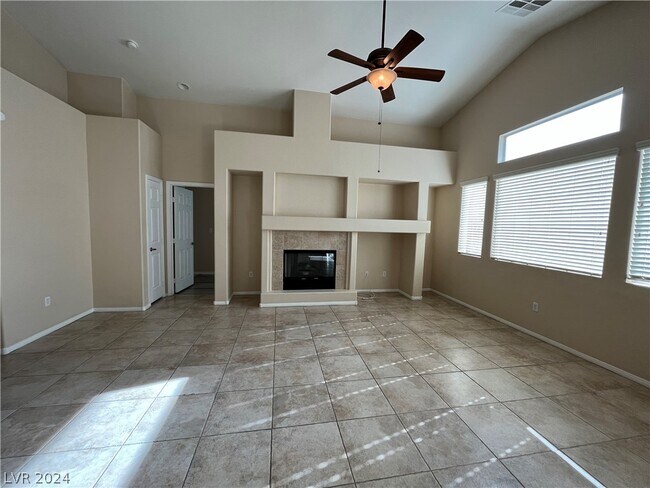 Foto del edificio - 7391 Moores Mill Ct