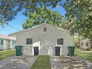 Building Photo - 518 12th St Dr W