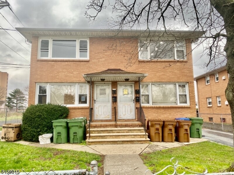 Primary Photo - 1534 St Georges Ave