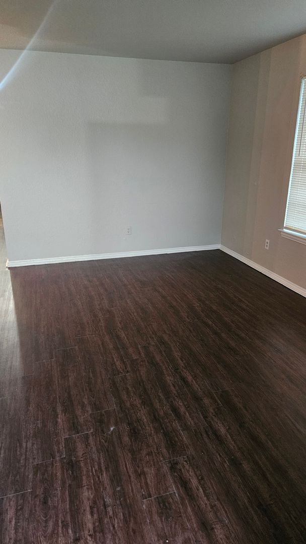 Building Photo - 933 Baker