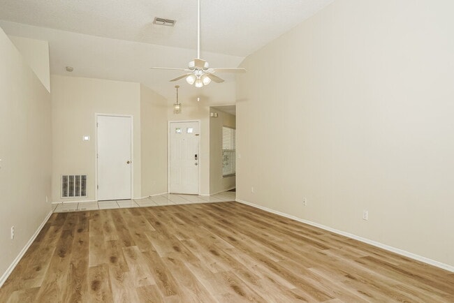 Foto del edificio - 4814 11th Ave Cir E