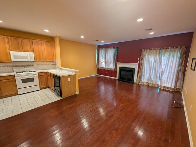 Building Photo - 14 Sand Hill Ct