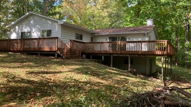 Building Photo - 3710 N Overland Rd