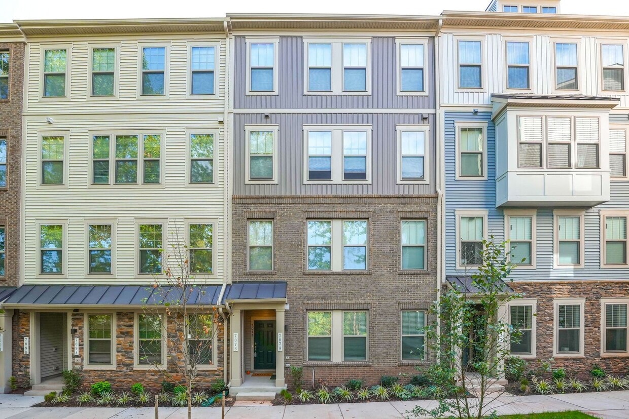 Primary Photo - 707 Thomas Ln