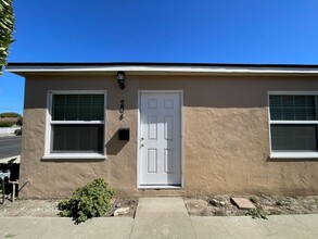 Building Photo - 204 E Walnut Ave