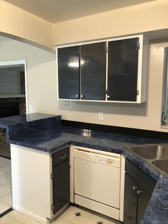 Foto del edificio - 3 Bed 1 Bath House in Deltona Pet Friendly...