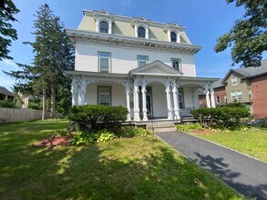 Building Photo - 31 Merrimack St