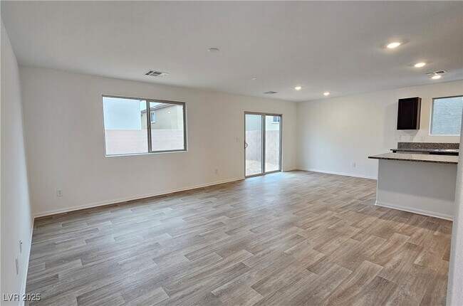 Building Photo - 6071 Swift Lariat St