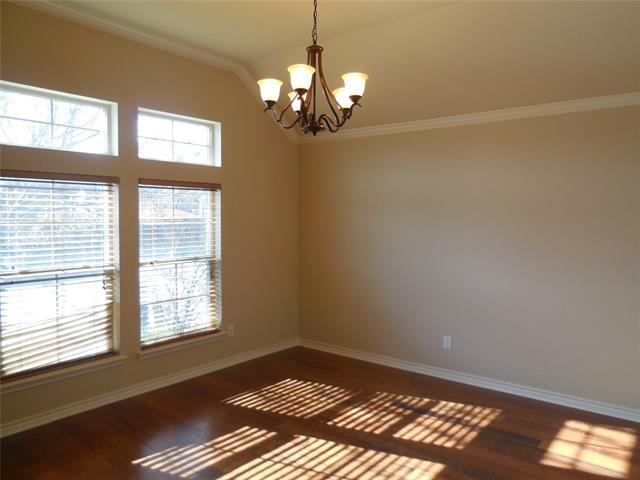 Building Photo - 13713 Blue Bell Dr