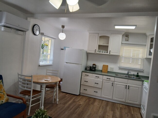 Foto del edificio - 10930 Aletta Ave