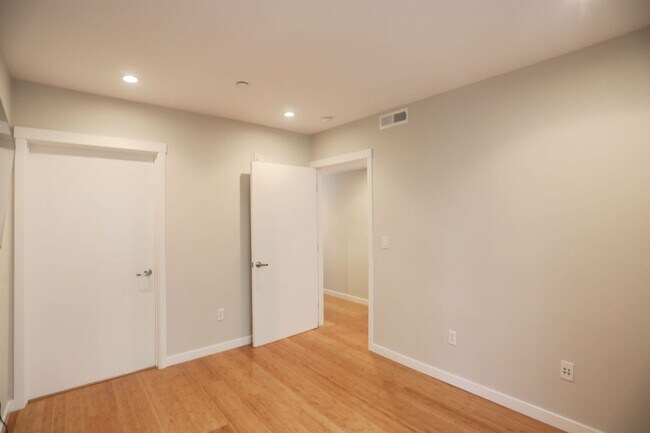 Building Photo - 2889 24th St