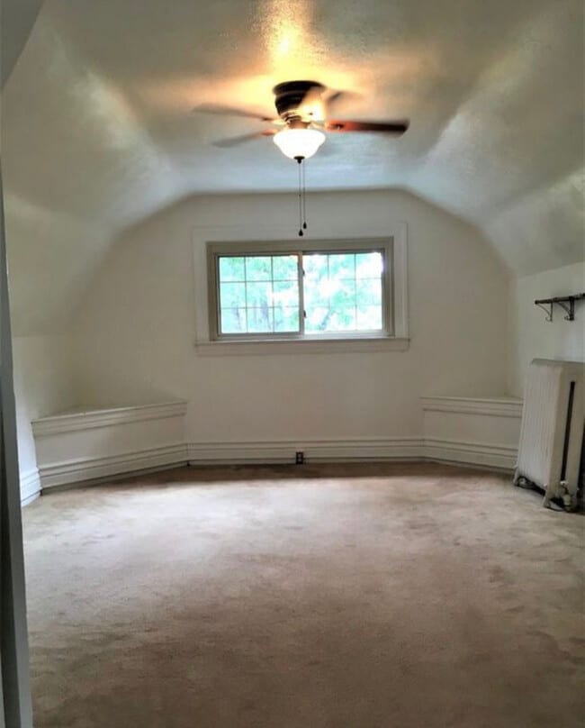 Bedroom - 318 Mueller Ave