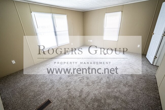 Building Photo - 1146 Cheatham Mabry Rd