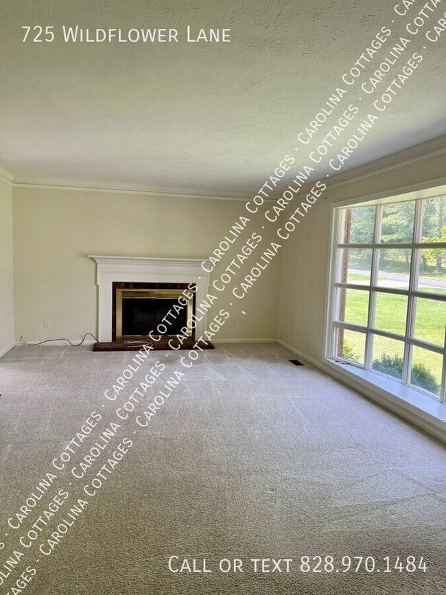 Foto del edificio - 725 Wildflower Ln