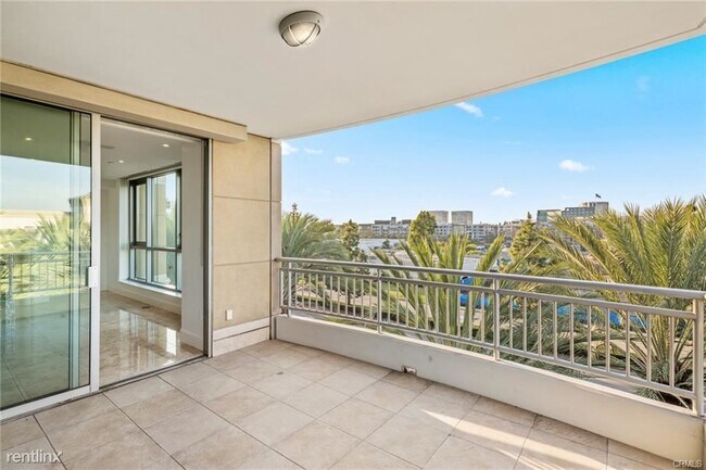 Building Photo - 2 br, 1.5 bath Condo - 3050 Scholarship
