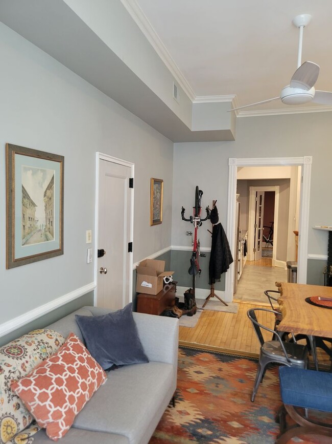 Building Photo - Charming 2 BR/1 BA Ground Level Condo Unit...