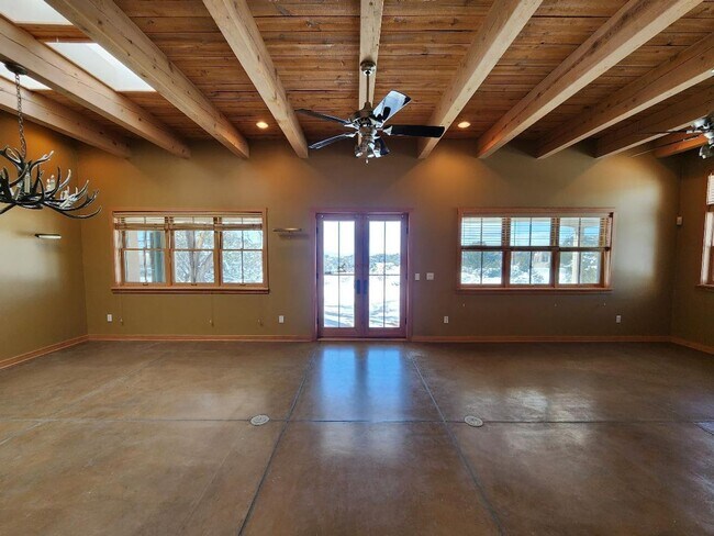 Building Photo - 11 Cll Belicia