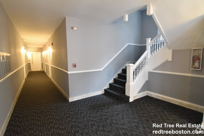 Building Photo - 15 Colborne Rd