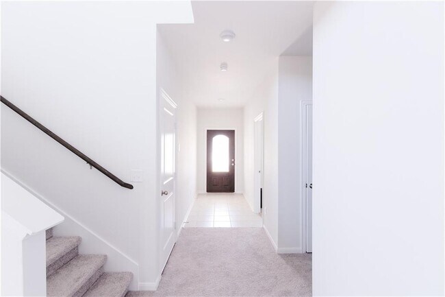 Foto del edificio - 245 Crystal Brook Dr