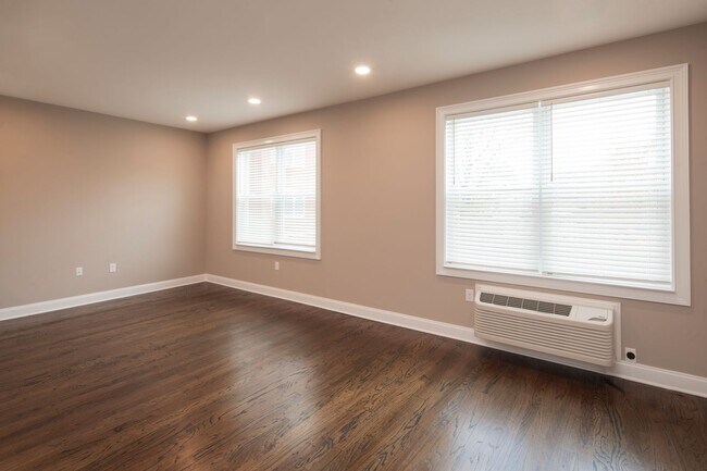 Interior Photo - The Atrium @ Anderson Station: In-Unit Washer & Dryer, Cold Water Included, Fitness Center, and C...