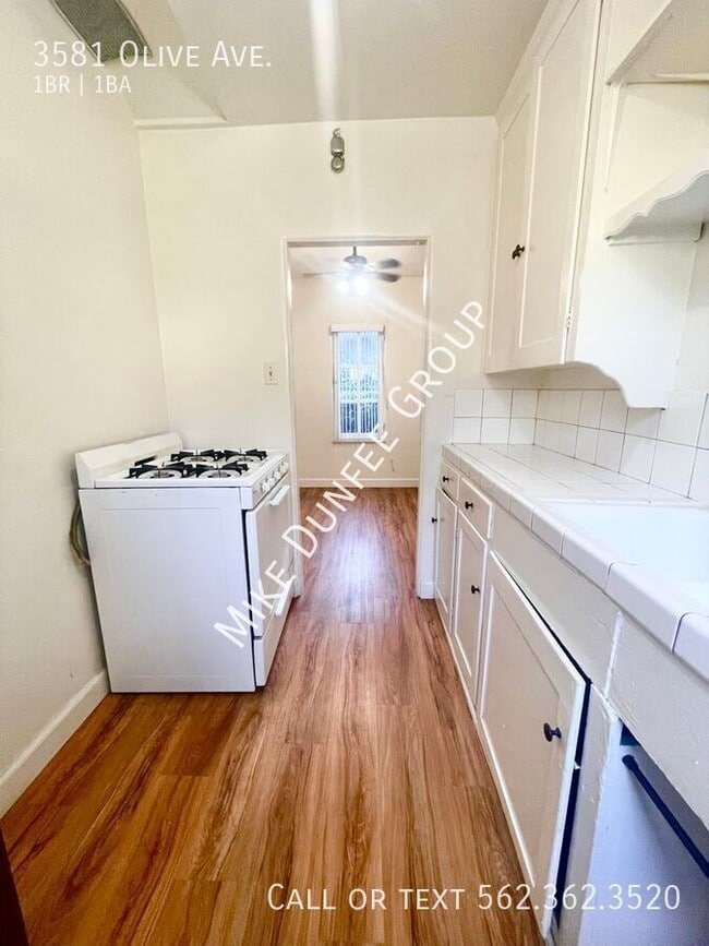 Foto del edificio - 3581 Olive Ave