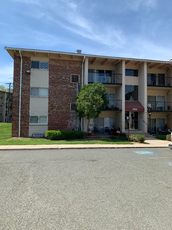 Building Photo - 5504 Karen Elaine Dr