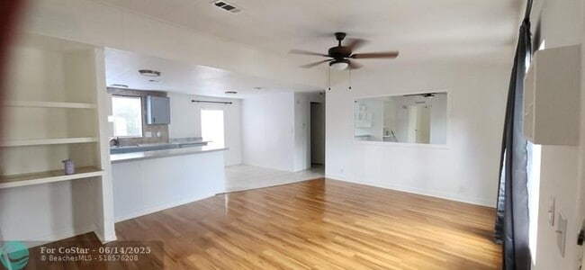 Building Photo - 11931 Watergate Cir