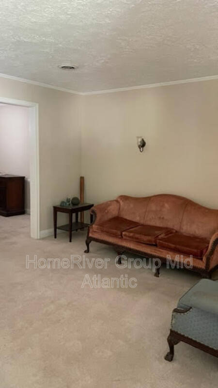Building Photo - 953 Argonne Dr