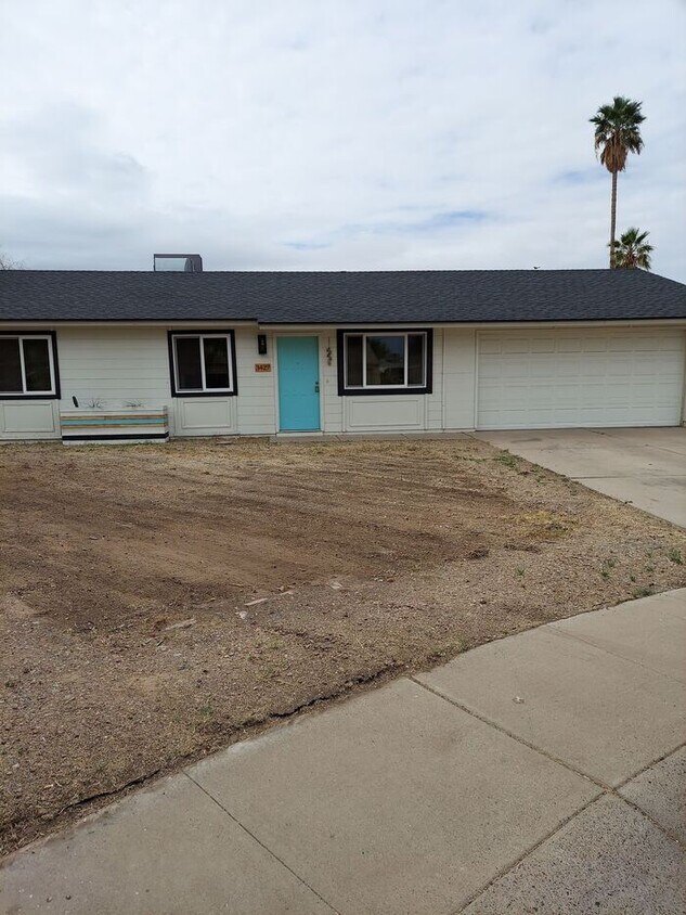 Primary Photo - 2 bedroom, 1 bath with pool