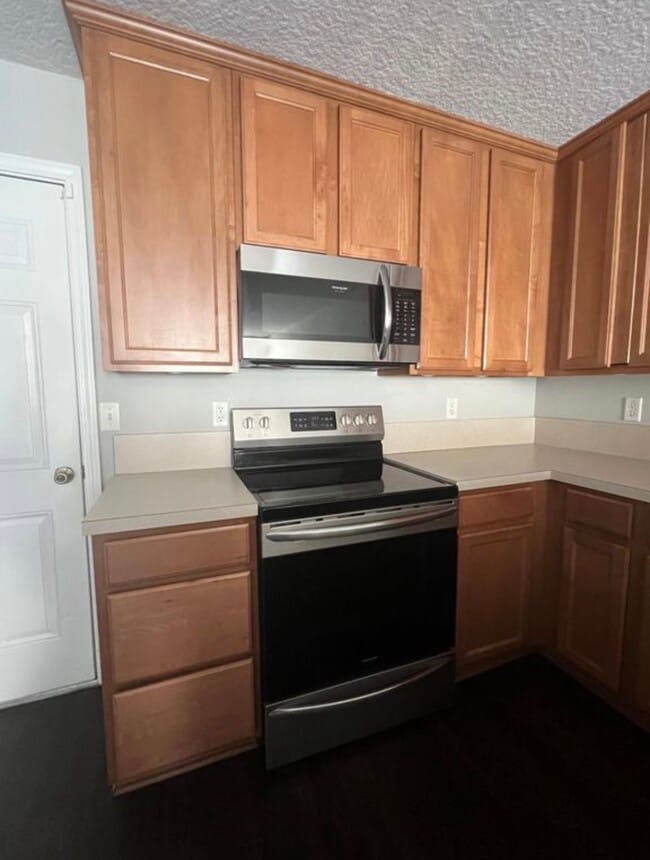 Foto del edificio - 1500 Calming Water Dr