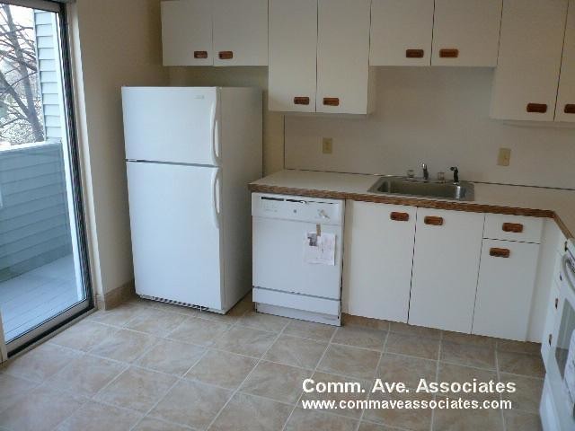Building Photo - 146 N Beacon St