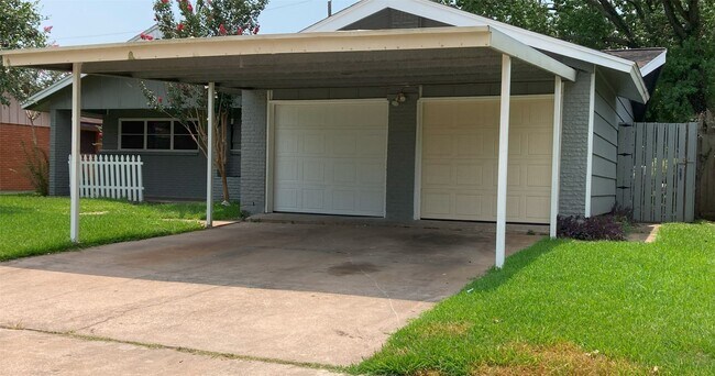 Foto del edificio - 1202 Dunstan Rd