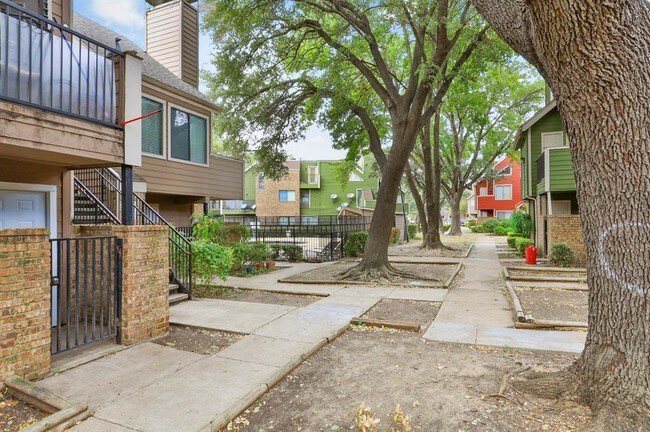 Foto del edificio - 9817 Walnut St